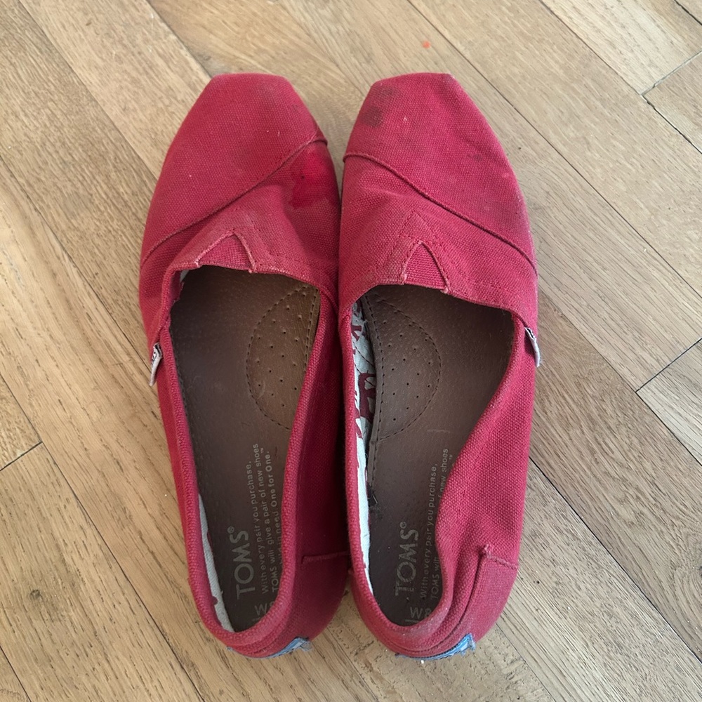 Women’s Red Toms Shoes